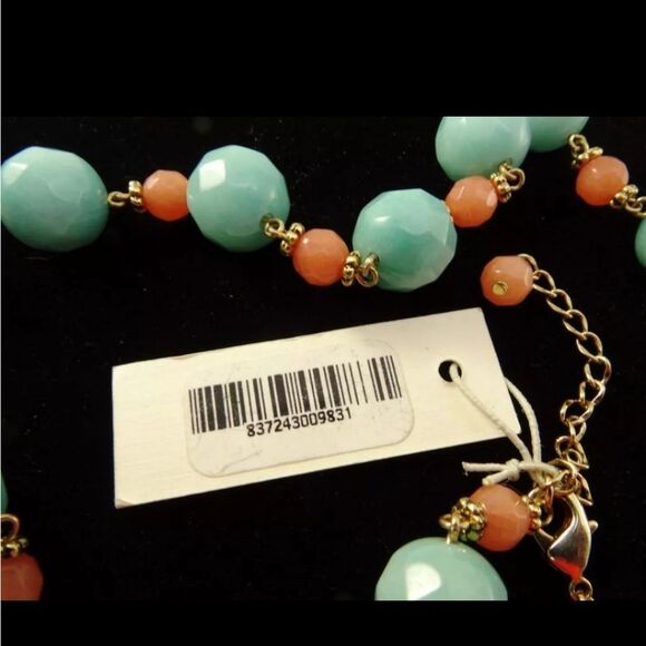 Illuminata Semi Precious Stone Necklace from Dillards NWT 17"+2" - Picture 5 of 5